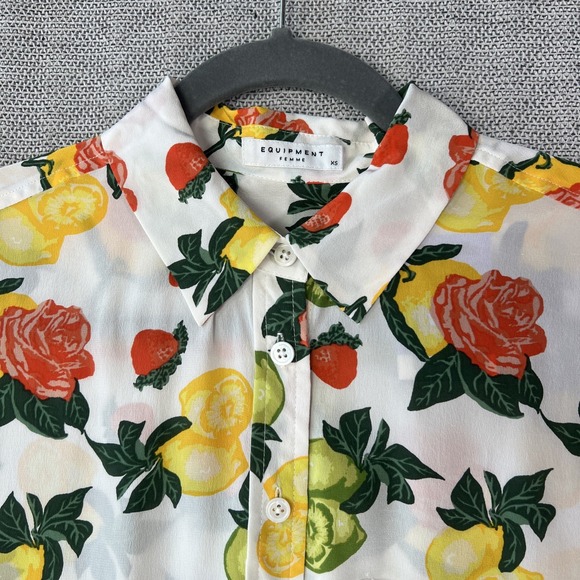 Equipment Femme Lemon Strawberry Roses Print Silk Button Front Blouse Size XS - Picture 3 of 11